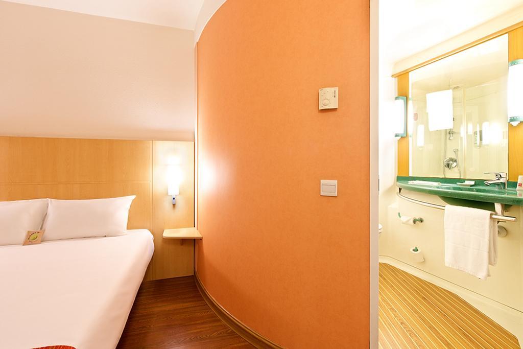 Ibis Chuzhou 1912 Hotel Bagian luar foto