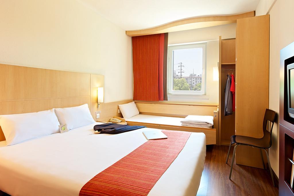 Ibis Chuzhou 1912 Hotel Bagian luar foto